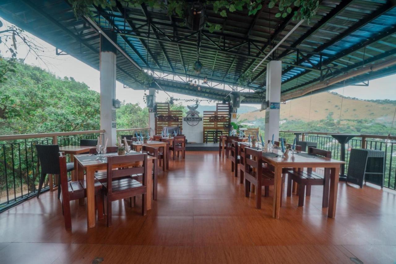 Skylodge Resort Coron Exterior foto