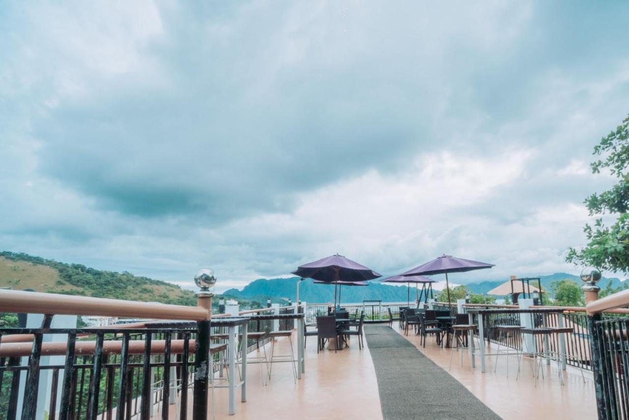 Skylodge Resort Coron Exterior foto