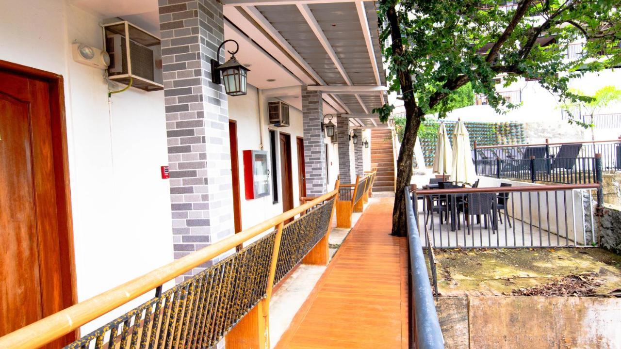 Skylodge Resort Coron Exterior foto